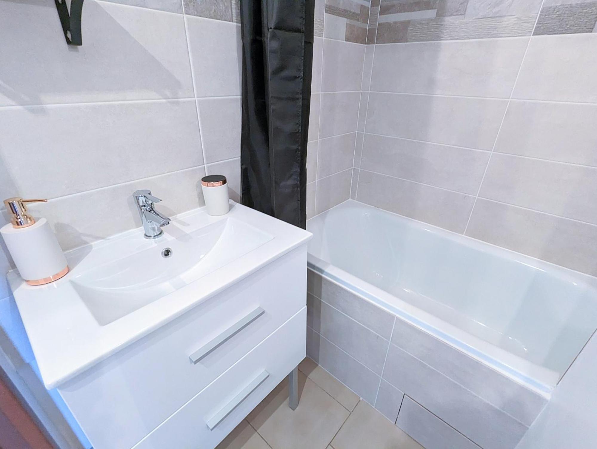 Appartement Au Calme + Parking Agde Eksteriør bilde