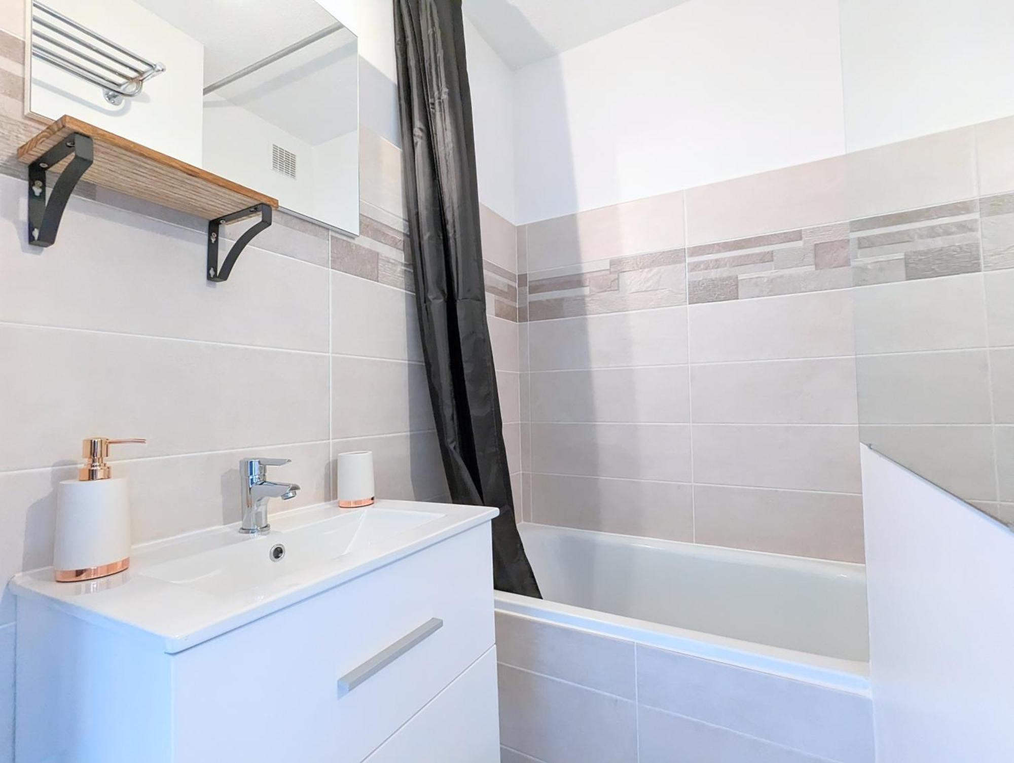 Appartement Au Calme + Parking Agde Eksteriør bilde