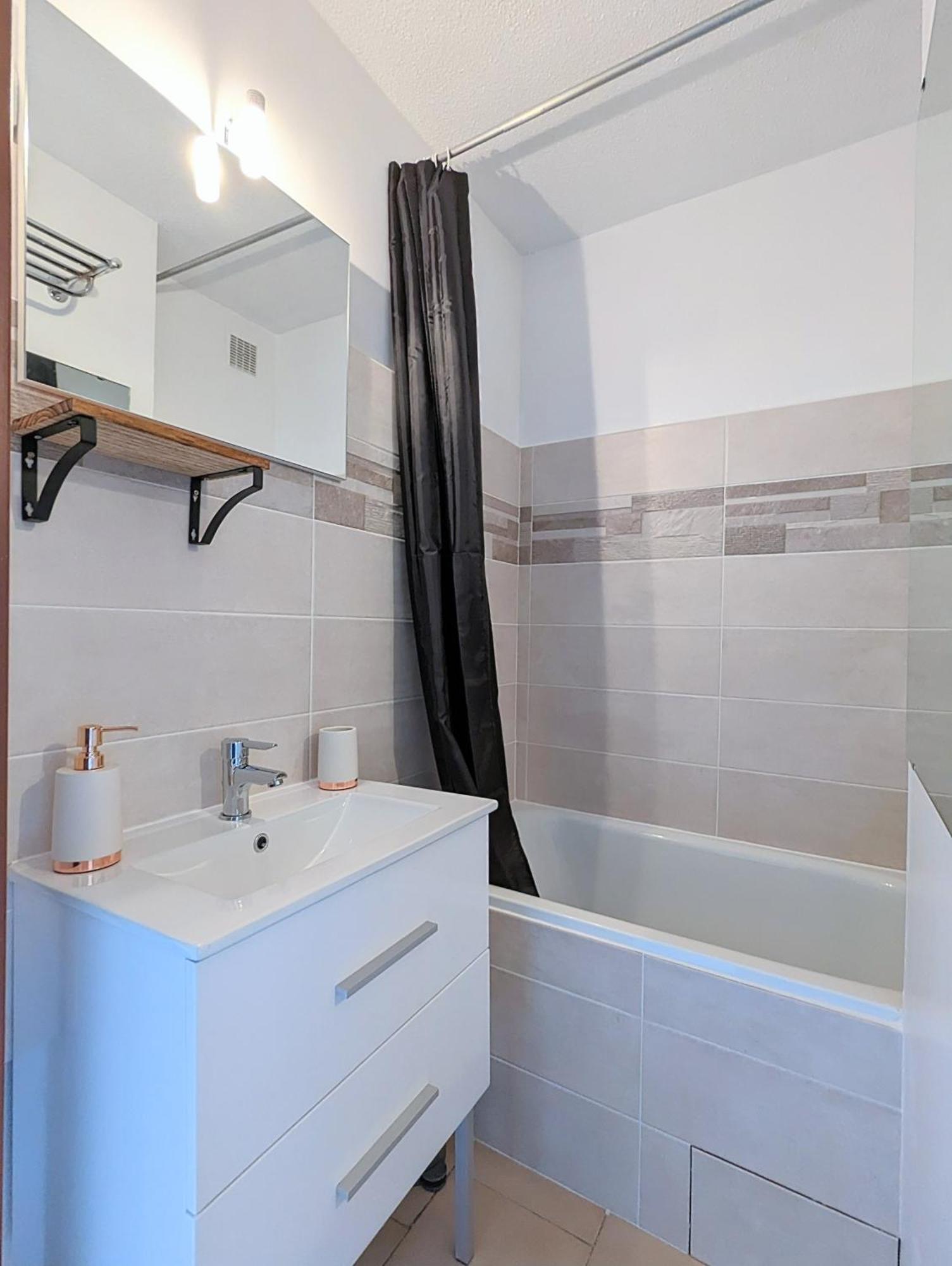 Appartement Au Calme + Parking Agde Eksteriør bilde